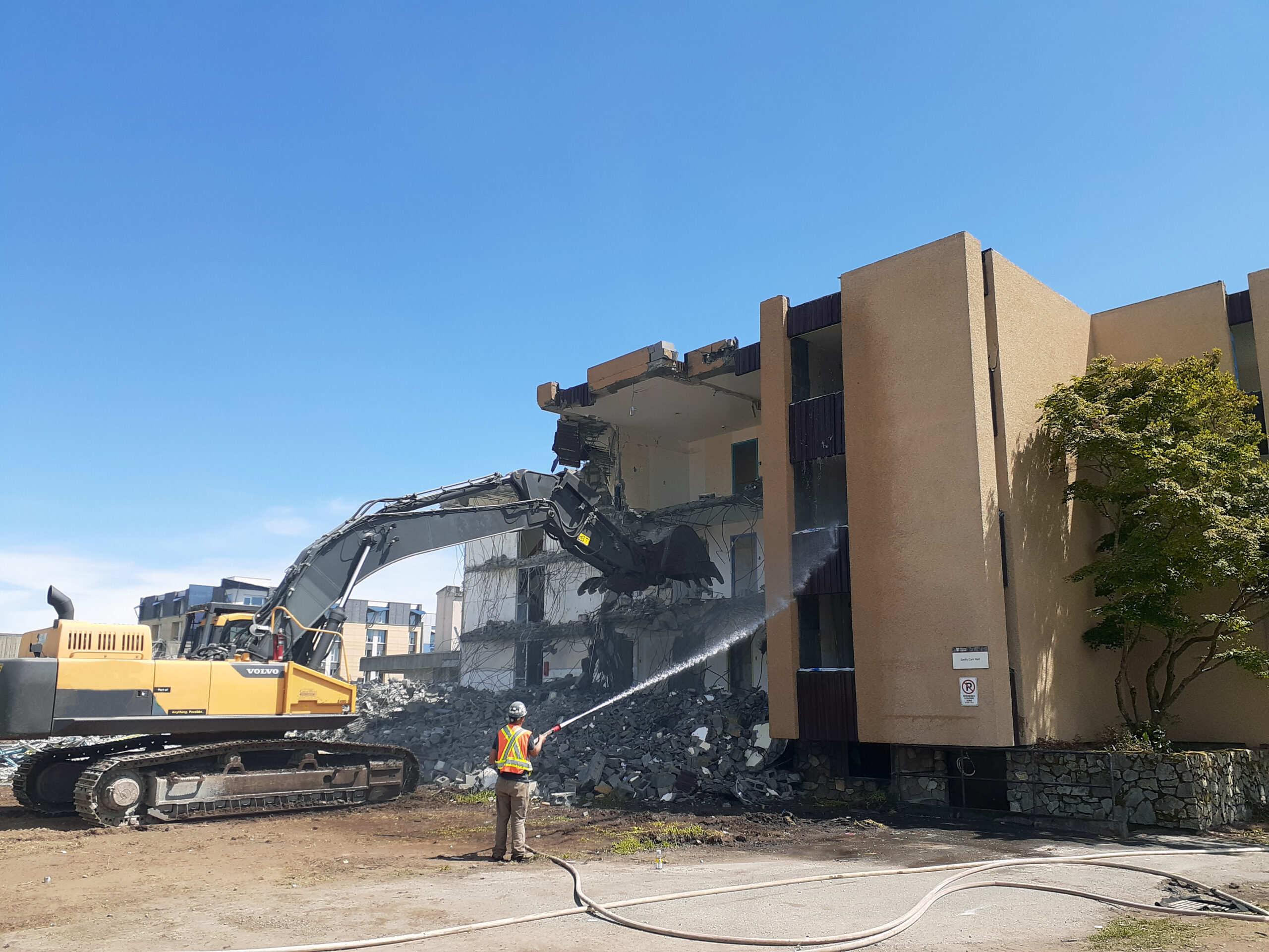 Excavator-University-of-Victoria-Demolishing